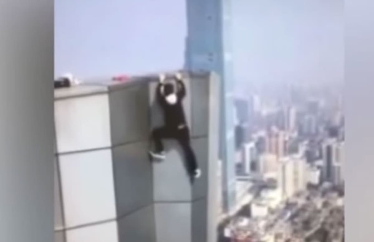 Man Falls 62 Stories to His Death in Stunt Gone Horribly Wrong | Complex1200 x 776