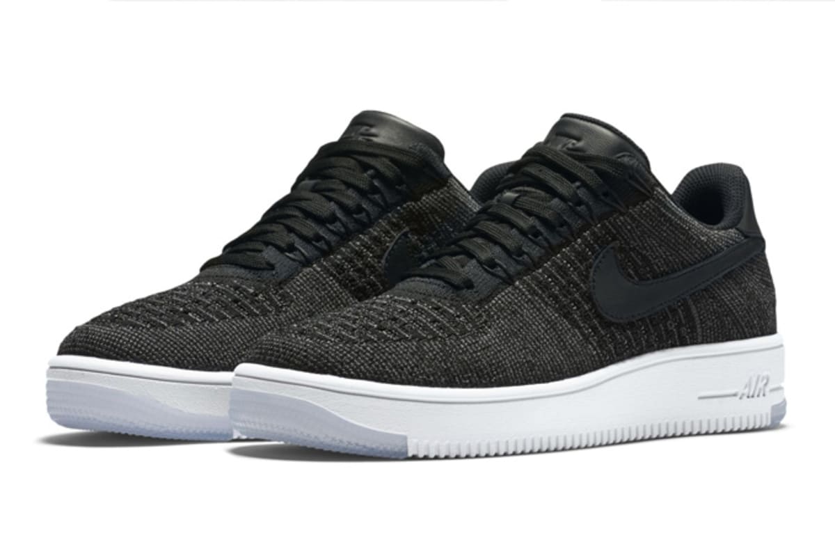 black nike air flyknit