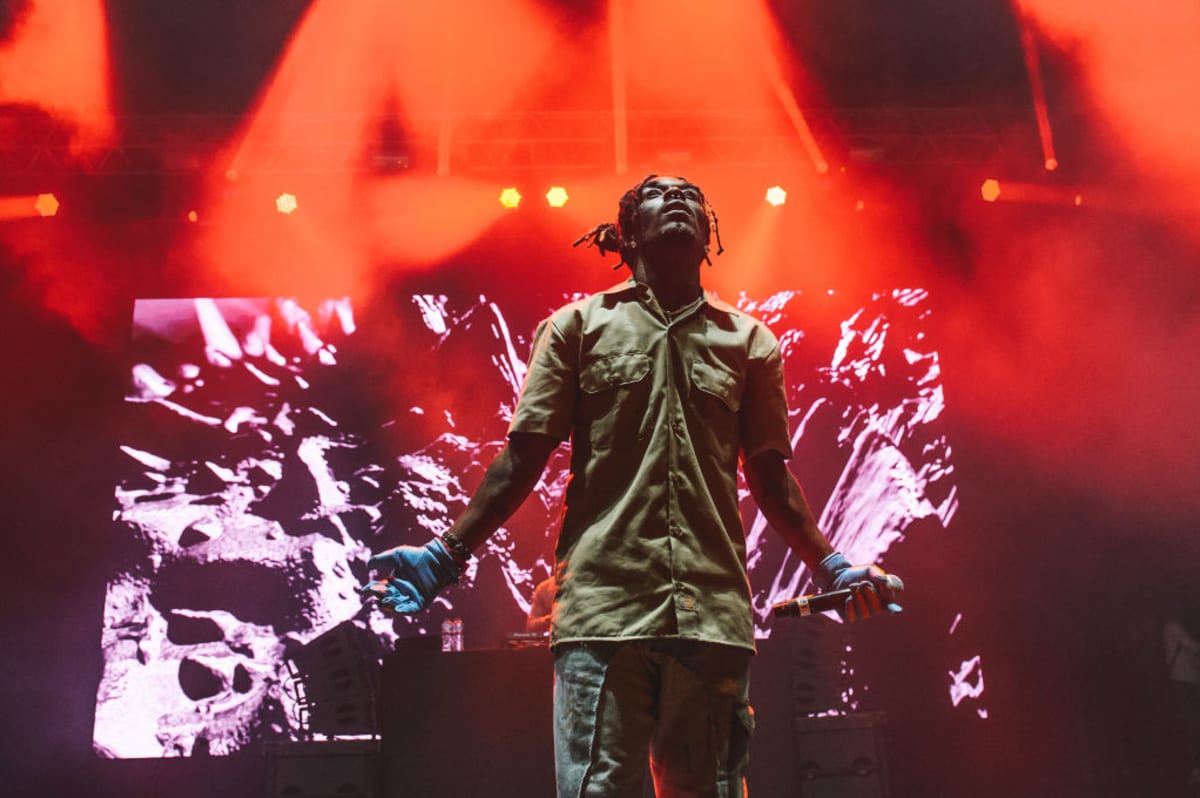 Lil Uzi Vert Pulls Off Another GravityDefying Stage Dive at Rolling