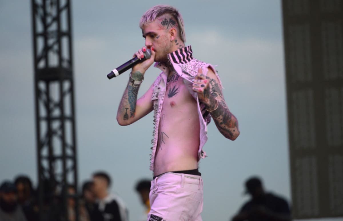 Marshmello Remembers Lil Peep With New "Spotlight" Video ...
