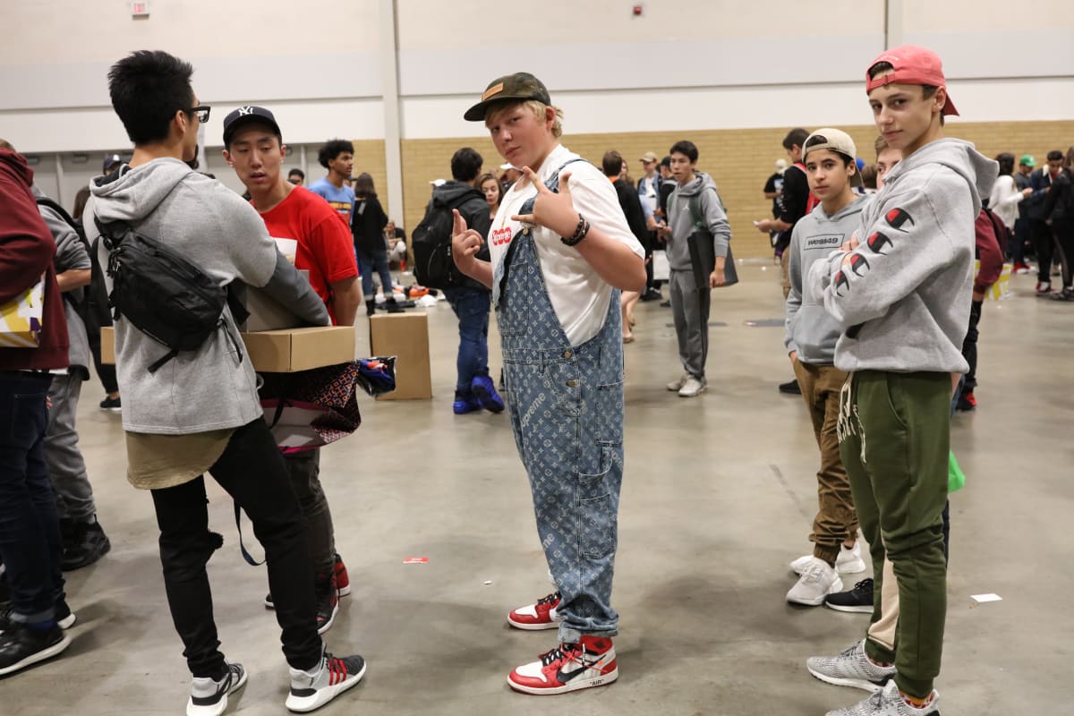 toronto sneaker con
