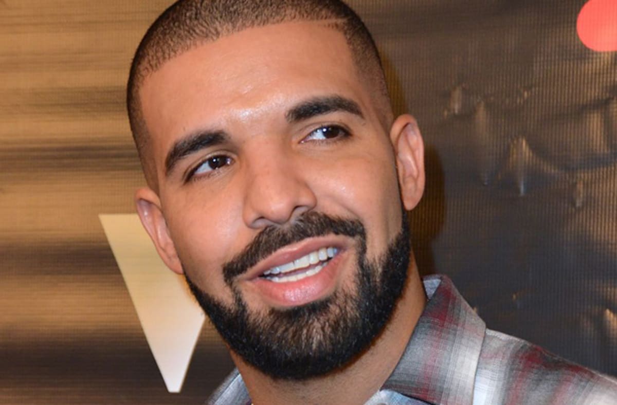 Watch Drake's 2017 Billboard Music Awards Performance of 