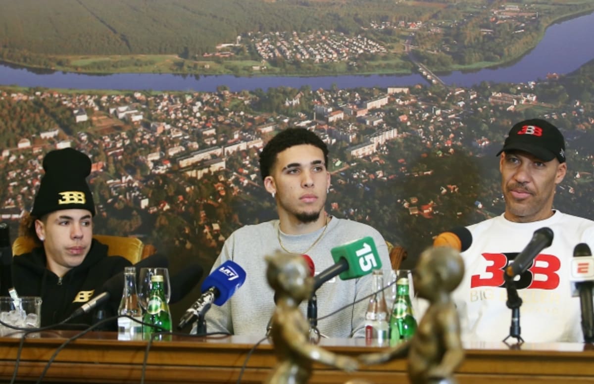 Reporter Awkwardly Shoots Her Shot With Liangelo Ball At Lithuanian Press Conference Complex