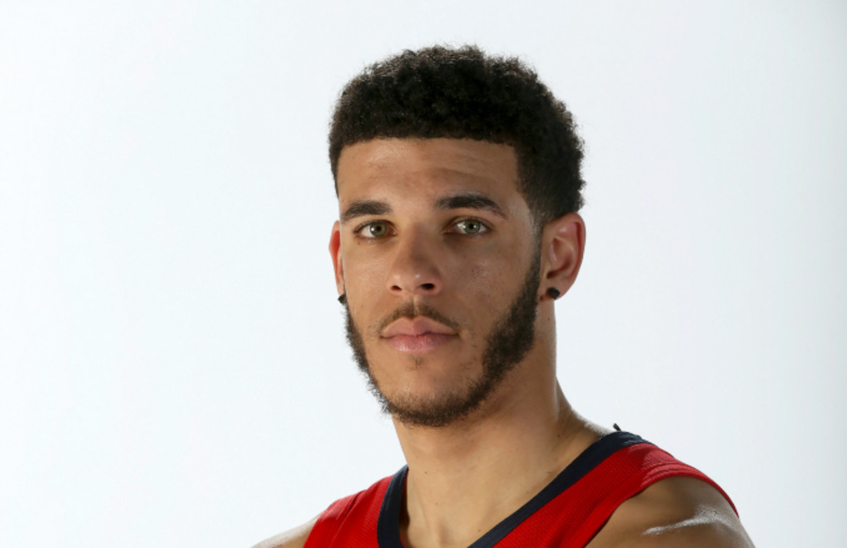Lonzo ball just got the coolest accessory to go along with his new pelicans jersey this year. Lonzo Ball's New Sleeve Tattoo Features Barack Obama ...