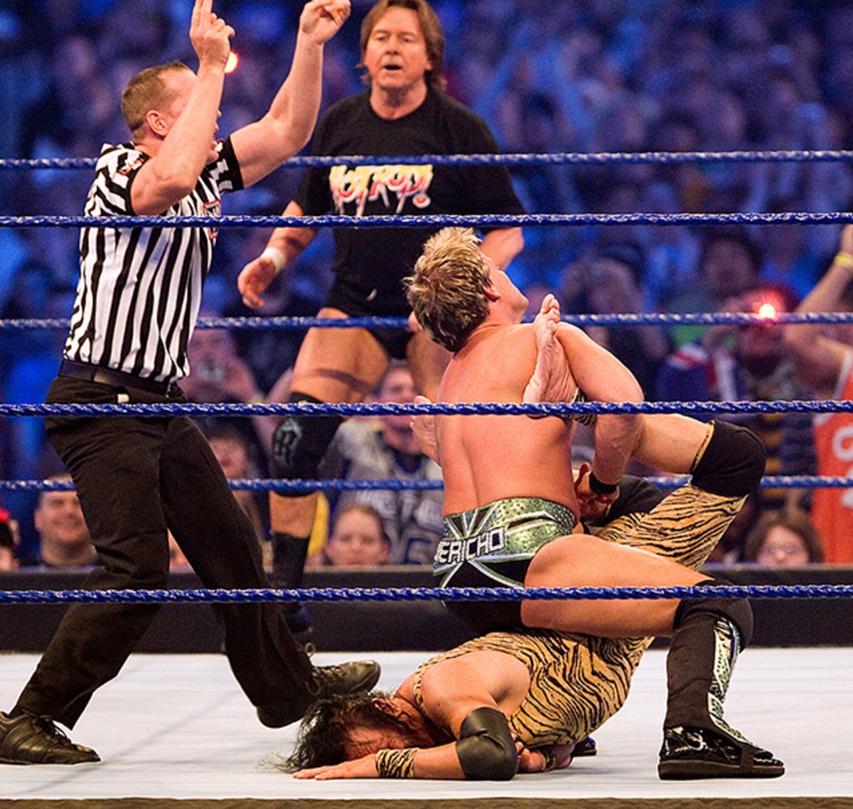 MMA Fighter Pulls Off ‘Walls of Jericho’ in Real Life, Chris Jericho