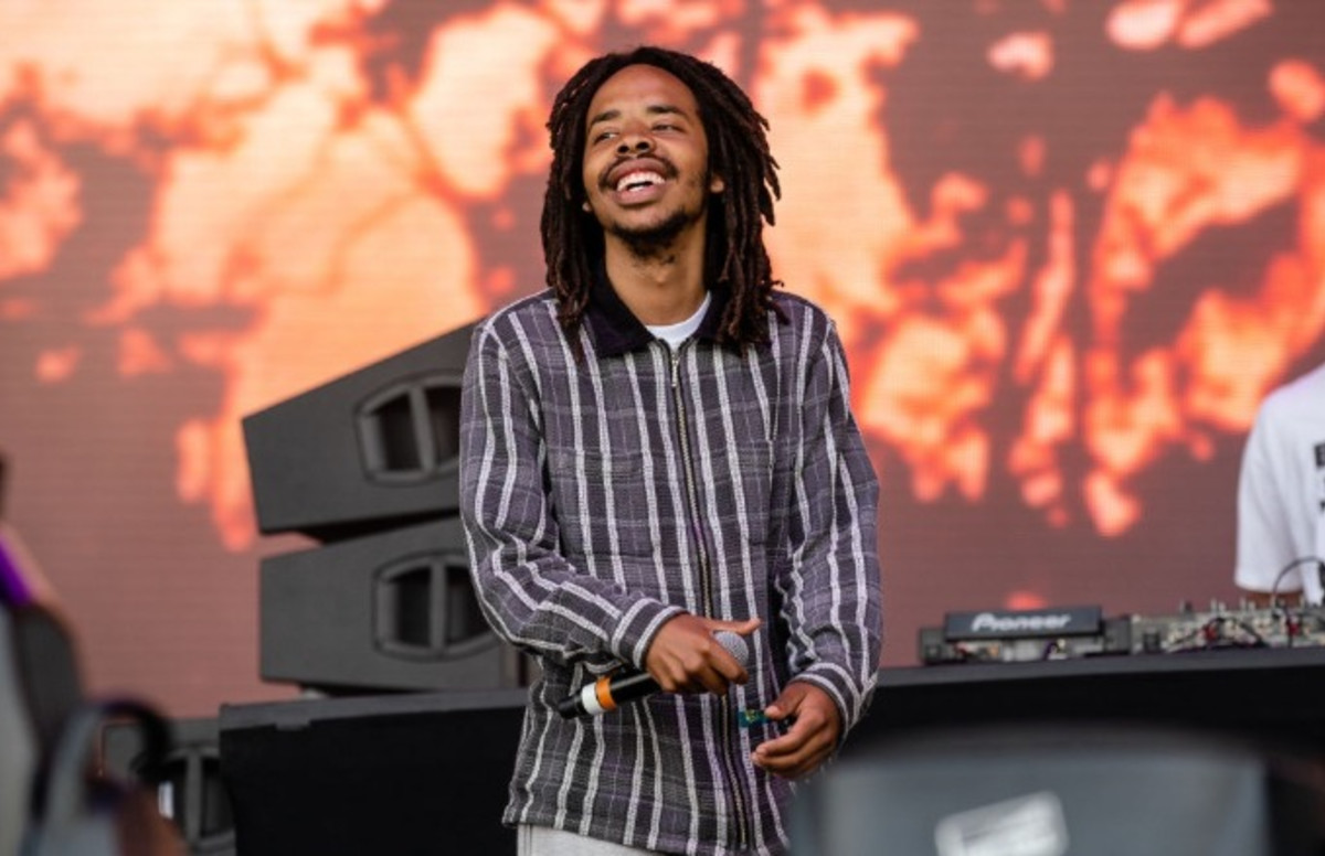 Watch Earl Sweatshirt Roast Audience Member for Throwing Beer Onstage ...