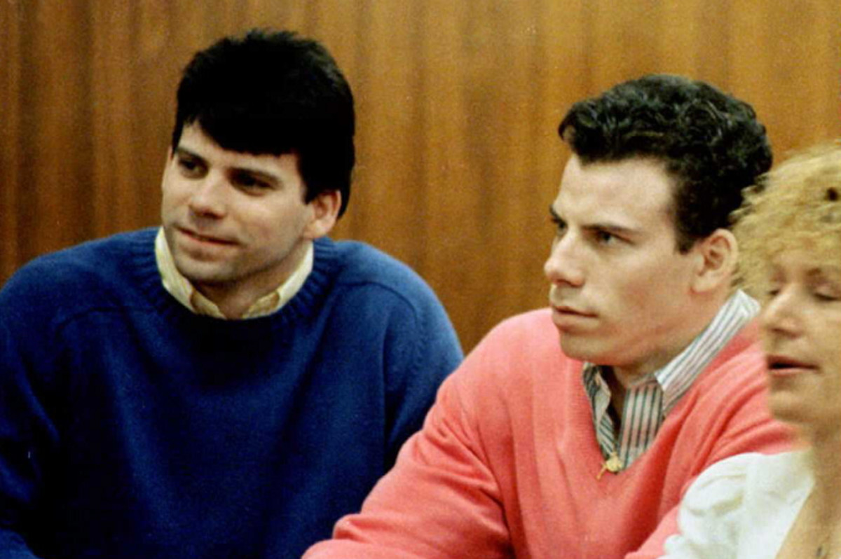 Knicks Basketball Card Shows Menendez Brothers Sitting Courtside After