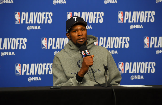 kd wearing 7 hat