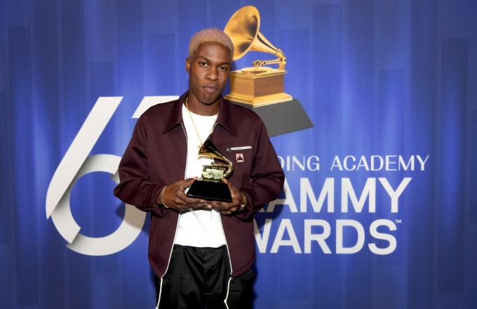 Why Are We Talking About This In White >> Daniel Caesar Criticized For Drunken Instagram Live Comments Complex Why Are We Talking About This In White >> Daniel Caesar Criticized For Drunken Instagram Live Comments Complex