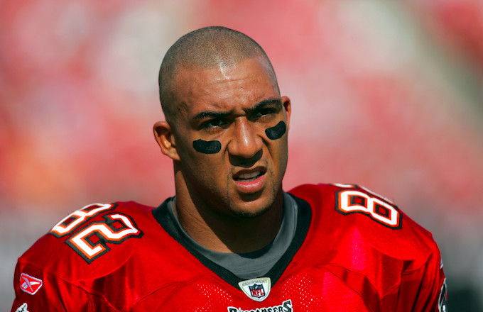 NFL Insiders Say Kellen Winslow Jr. Would Masturbate and Watch Porn in Front of Teammates | Complex
