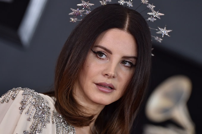 Lana Del Rey Calls Out Kanye West Your Support Of Trump