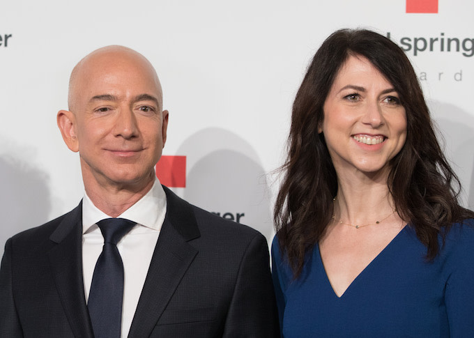 Jeff Bezos' Ex-Wife Will Give Half of Her $36.6 Billion ...