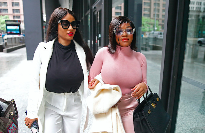 r-kelly-girlfriends-azriel-clary-joycelyn-savage-fight