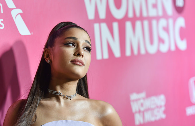 Ariana Grandes 7 Rings Debuts At No 1 On Billboard Hot