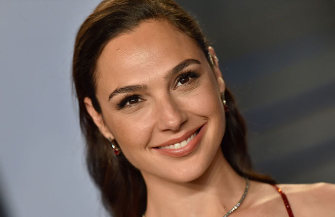 Gal Gadot Surprises Childrens Hospital In Wonder Woman