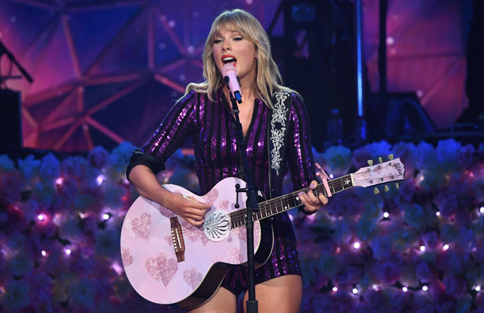 Taylor Swifts Lover First Day Sales Are More Than Any Other 2019