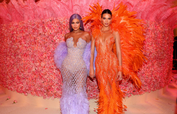 Marlon Wayans Compares Kylie And Kendall Jenners Met Gala Dresses