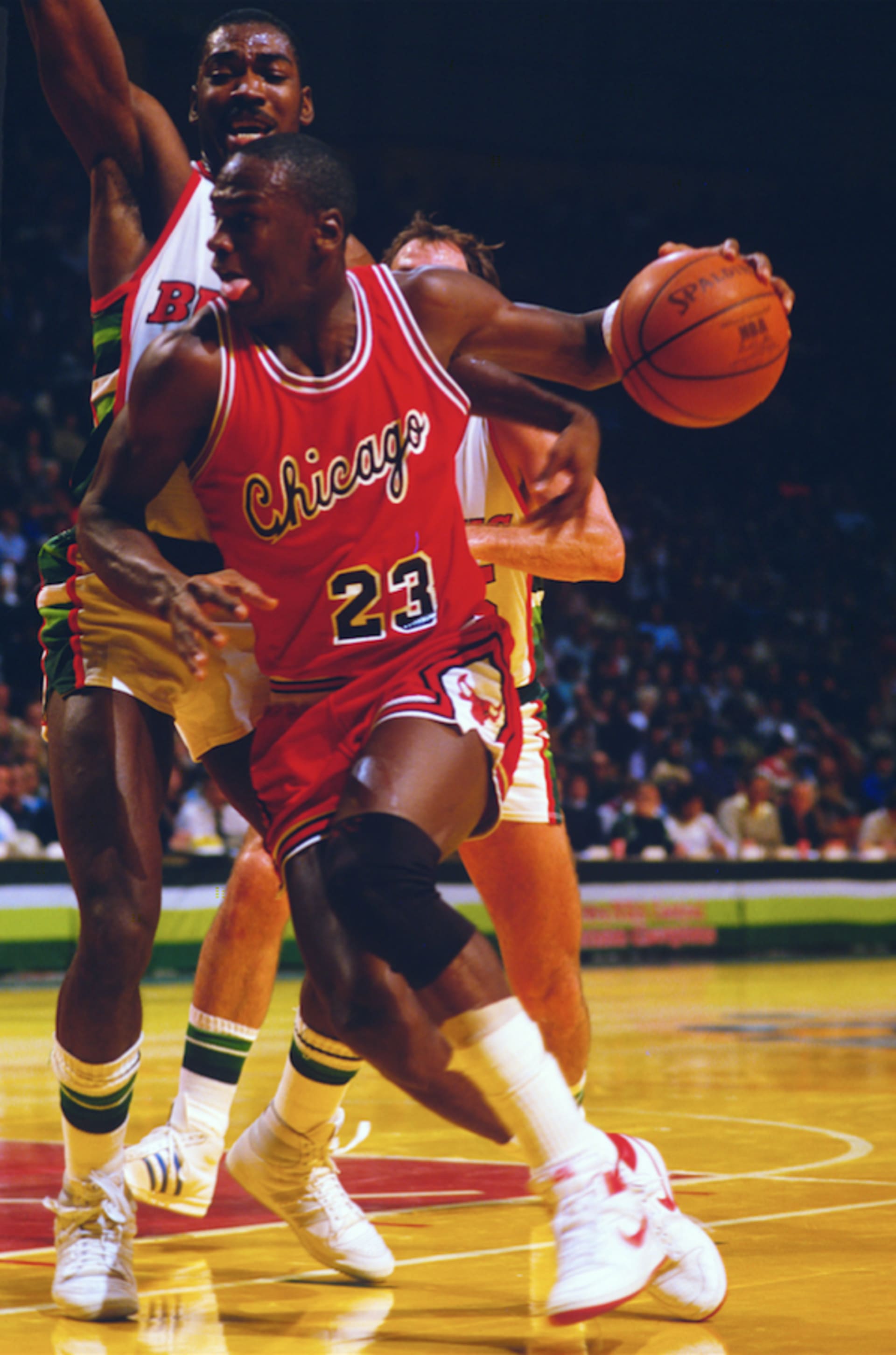 michael jordan wearing converse