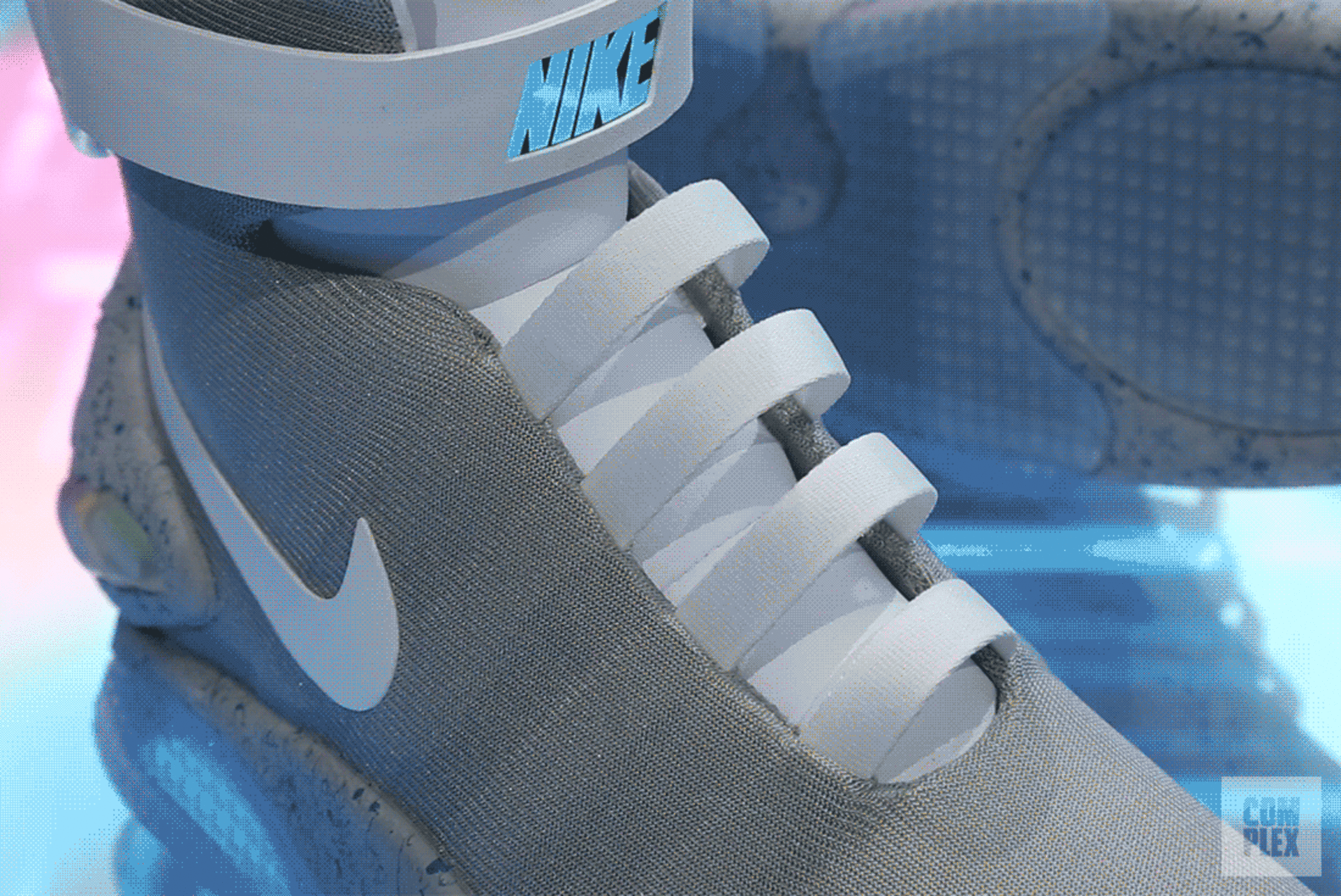 Nervio Parcialmente látigo How the Auto-Lacing Nike Mag Became a Reality | Complex
