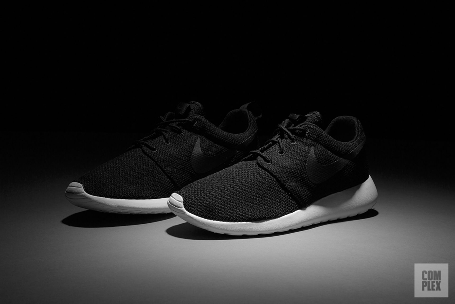 nike roshe full black