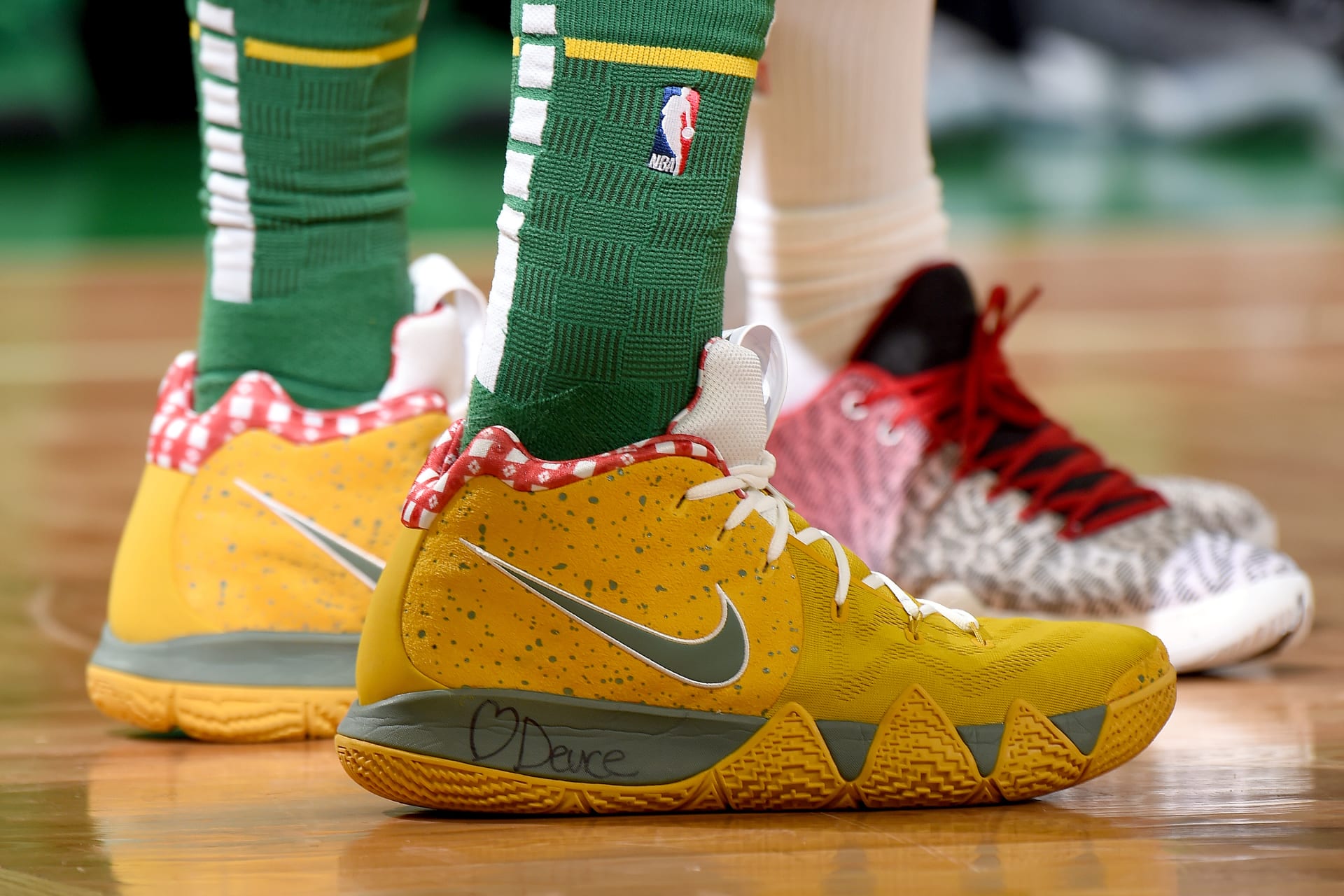 nike kyrie 4 nba 2k18