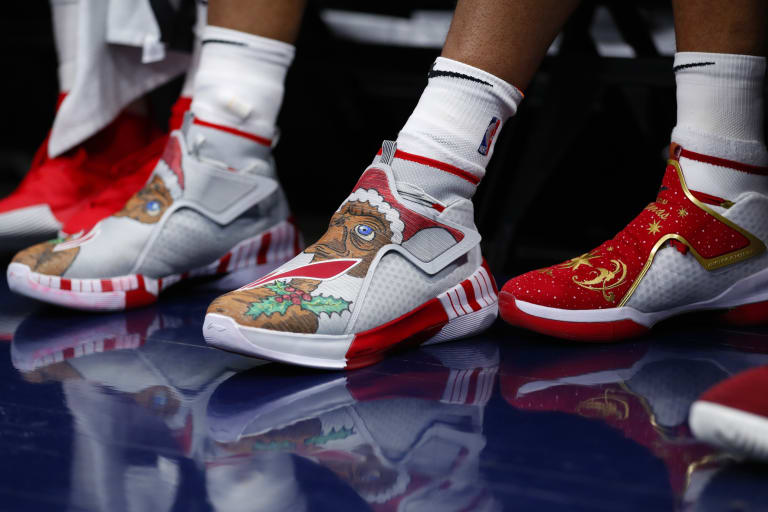 james harden christmas shoes 2018
