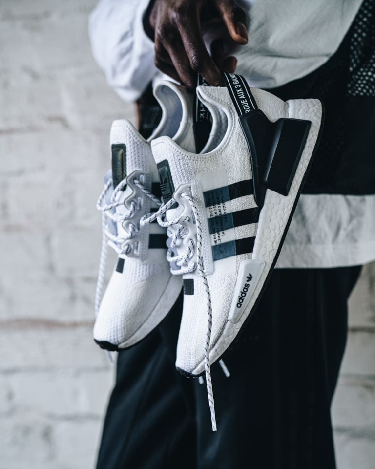 Adidas Nmd R1 V2 White Cheapest Outlet, Save 62% | jlcatj.gob.mx