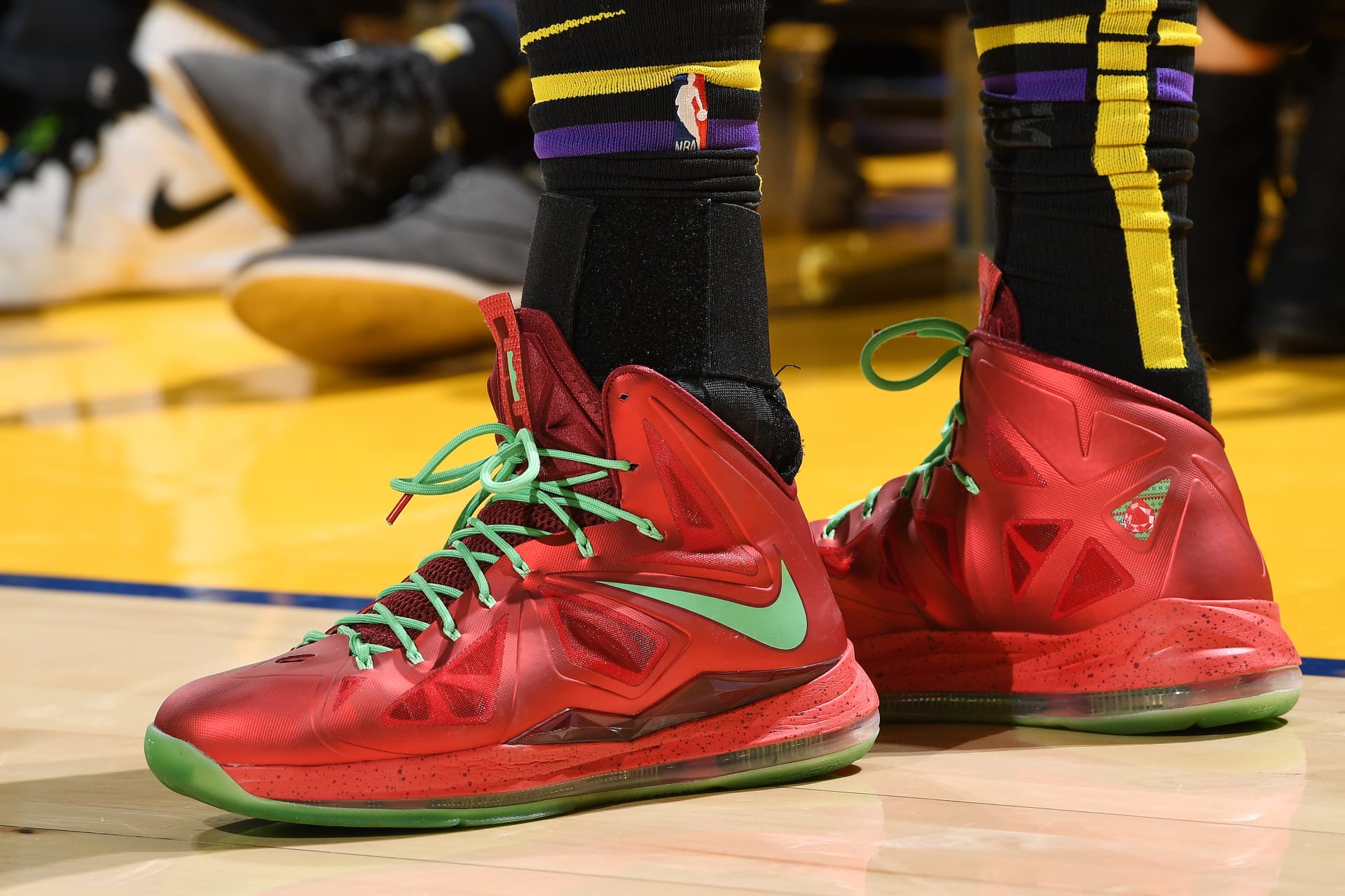 lebron 10 xmas