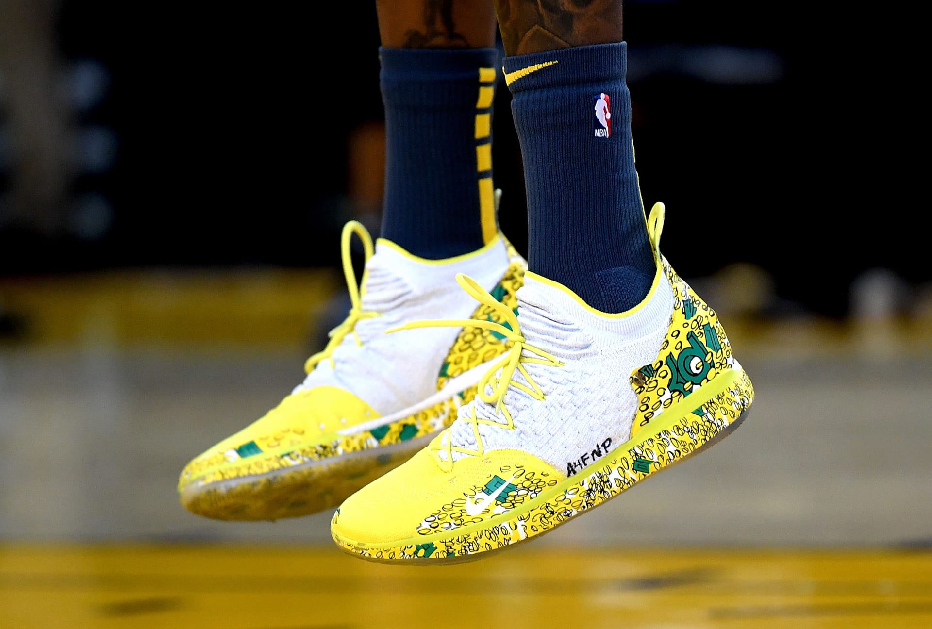 kd christmas shoes 2018