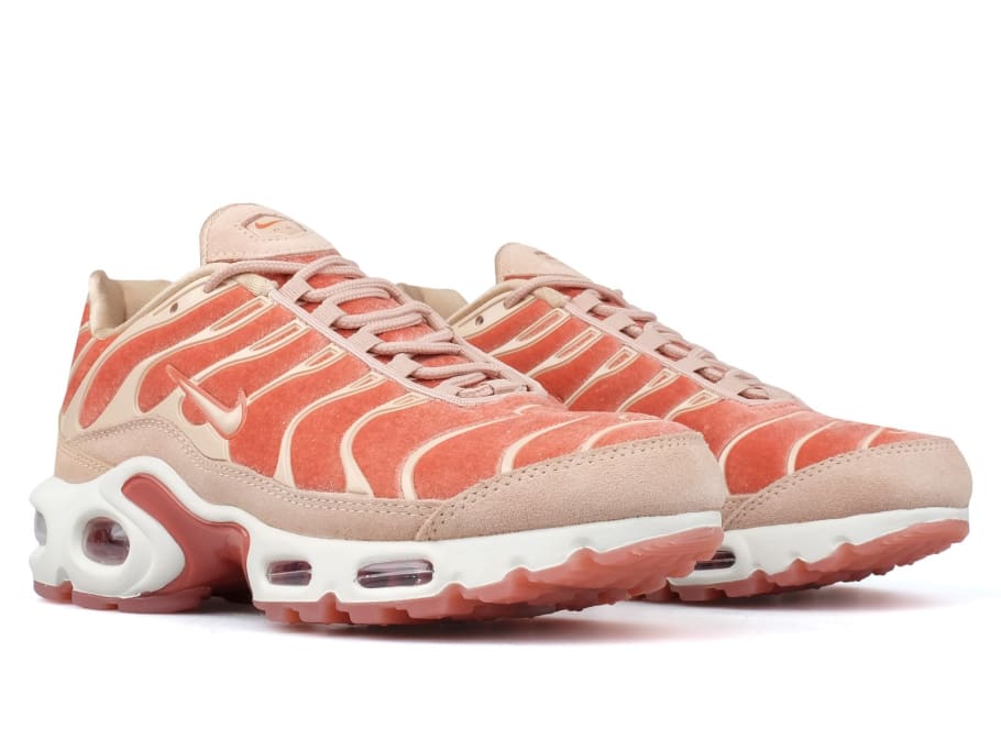 peach air max plus