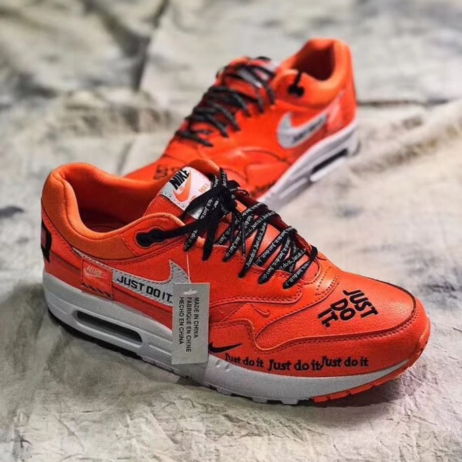 just do it air max 1 orange