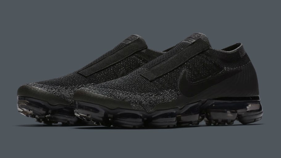 black laceless vapormax