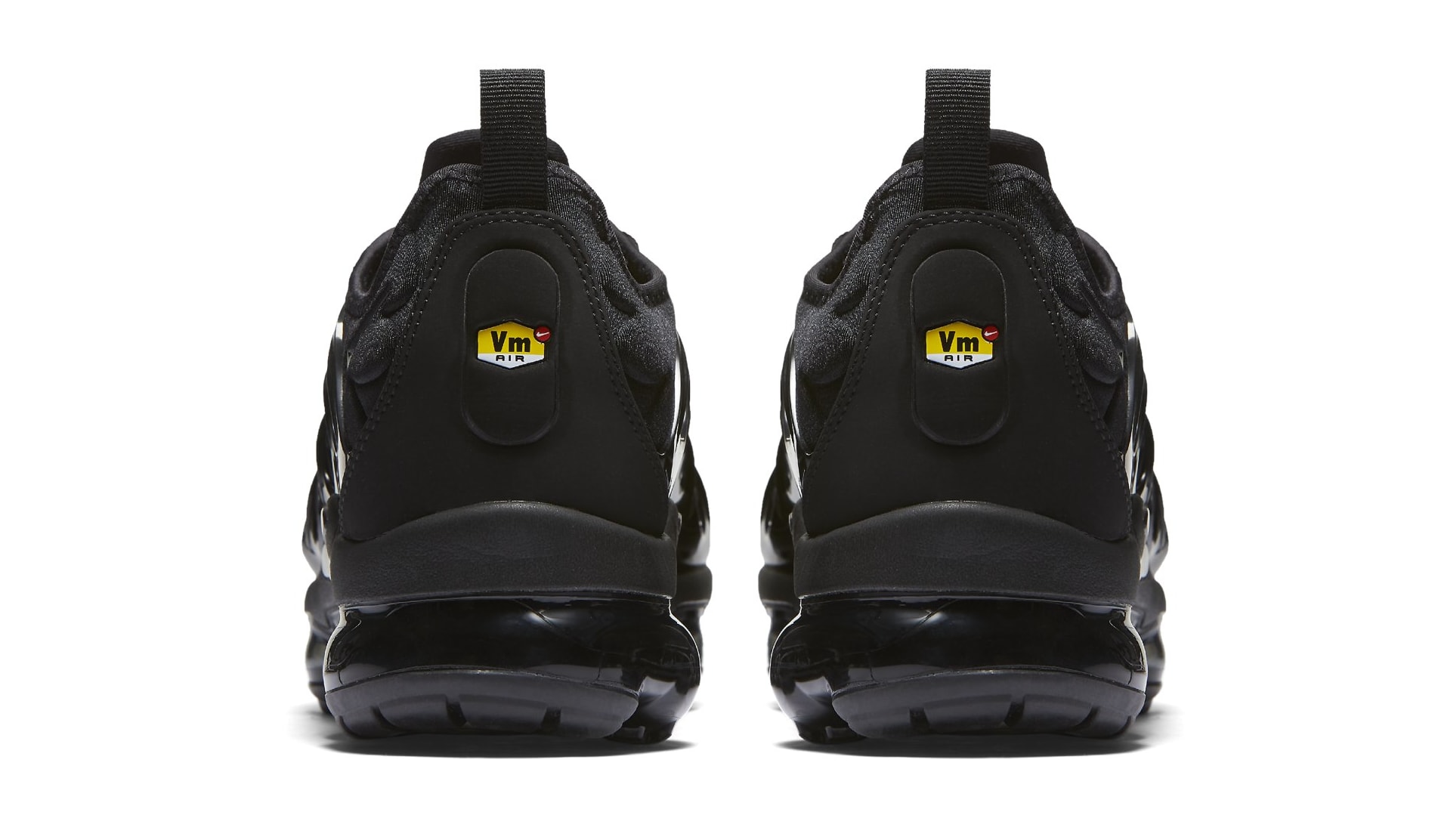 air max plus vapormax triple black