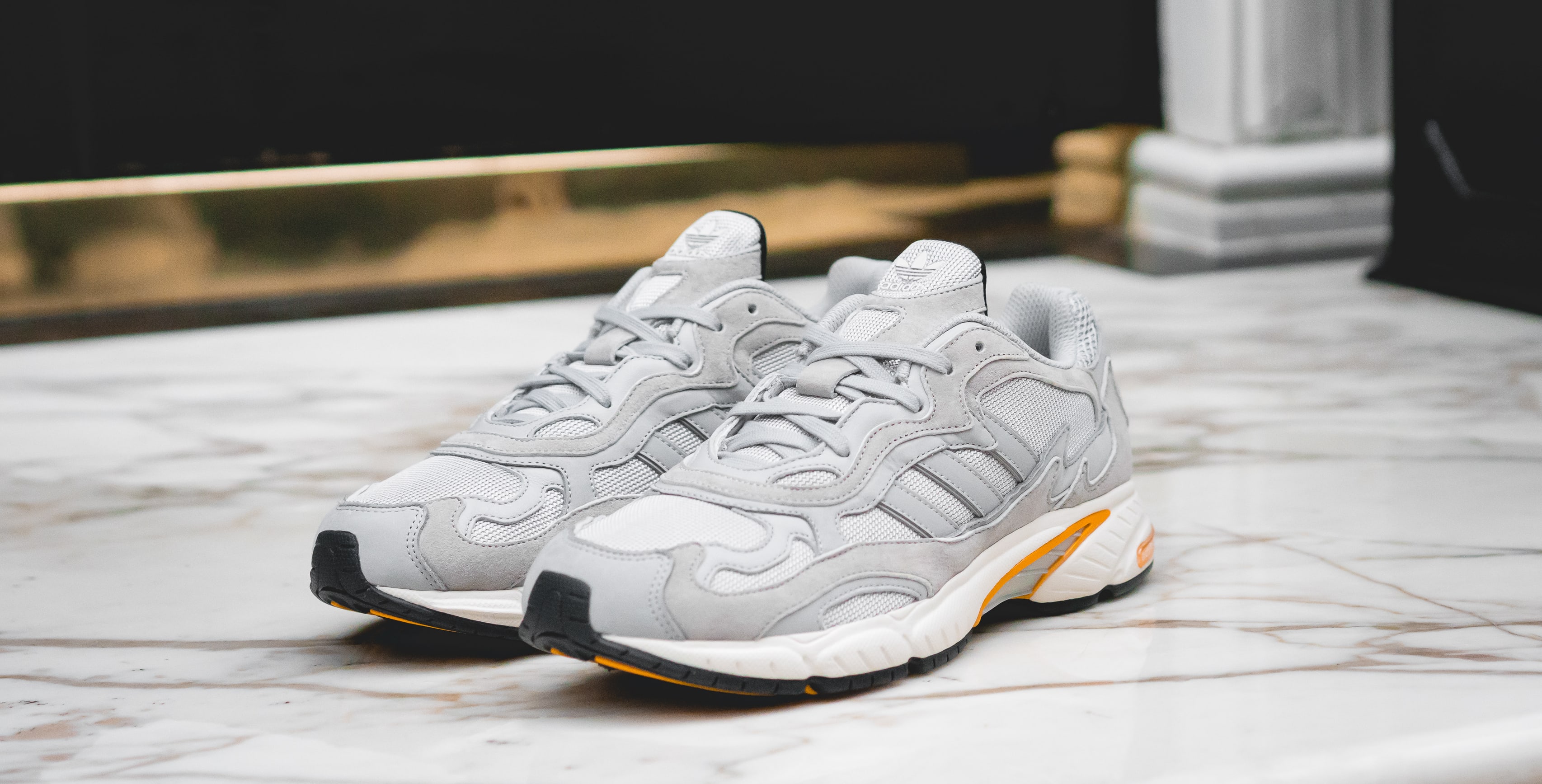 Adidas originals temper run trainers in white & easy yellow