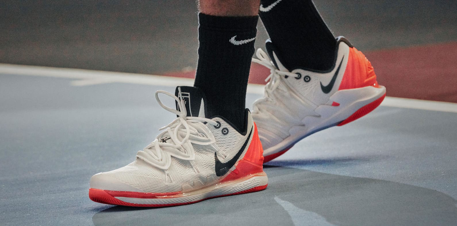 nikecourt air zoom vapor x kyrie 5