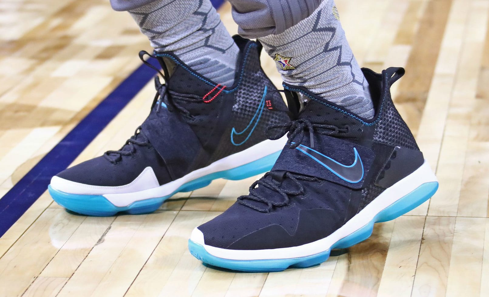 Nike LeBron 14 Red Carpet Release Date 943323 002