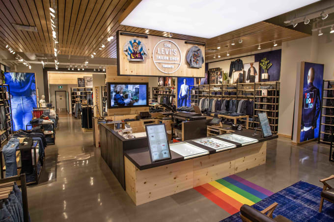 Levis eaton center Clearance