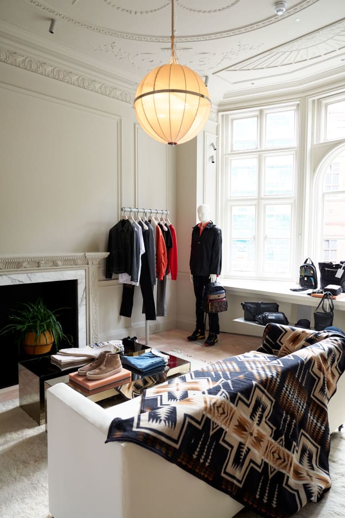 Launches an Expansive New Retail Space at 5 Carlos