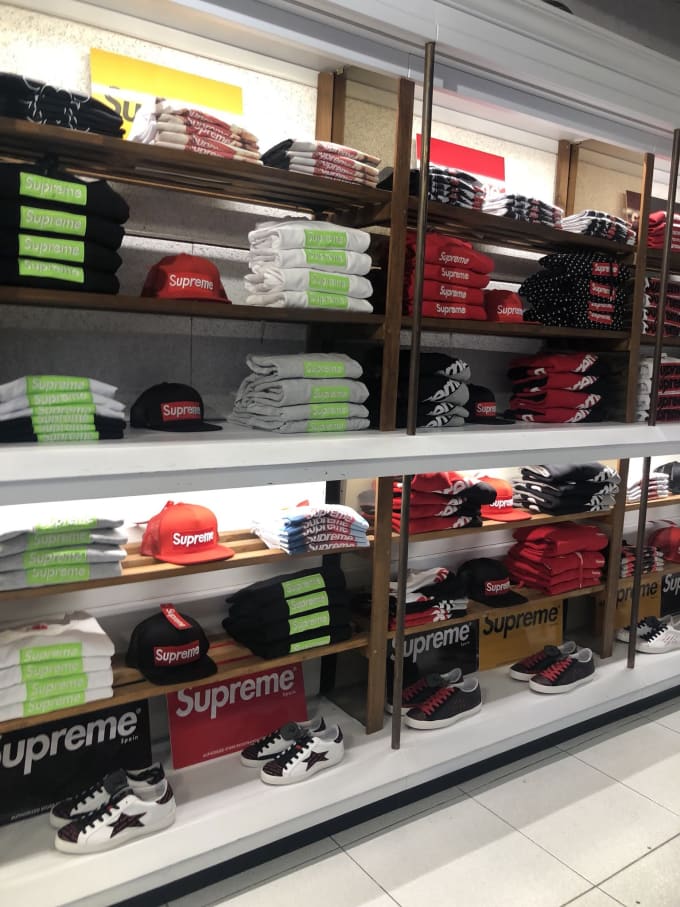 fake supreme clothes