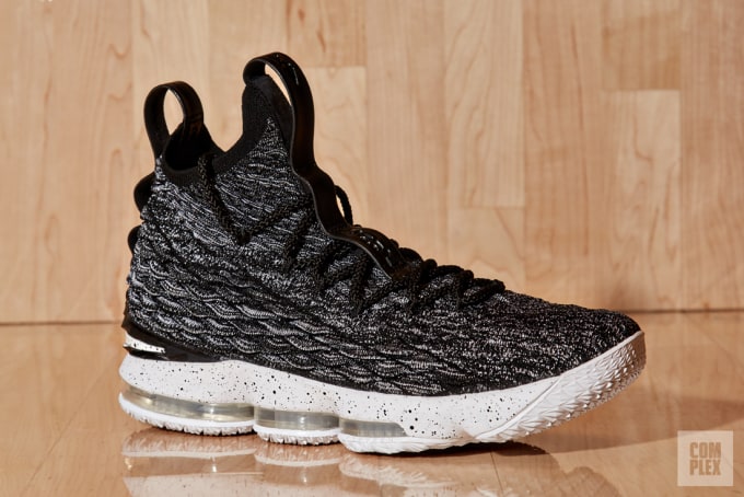 lebron 16 flyknit