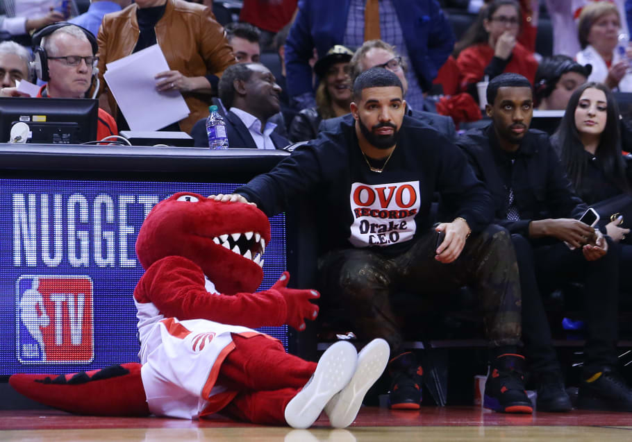 Walging Experiment oog Drake's OVO Apparel: A Timeline Of The Owl-Logo Clothing Brand | Complex