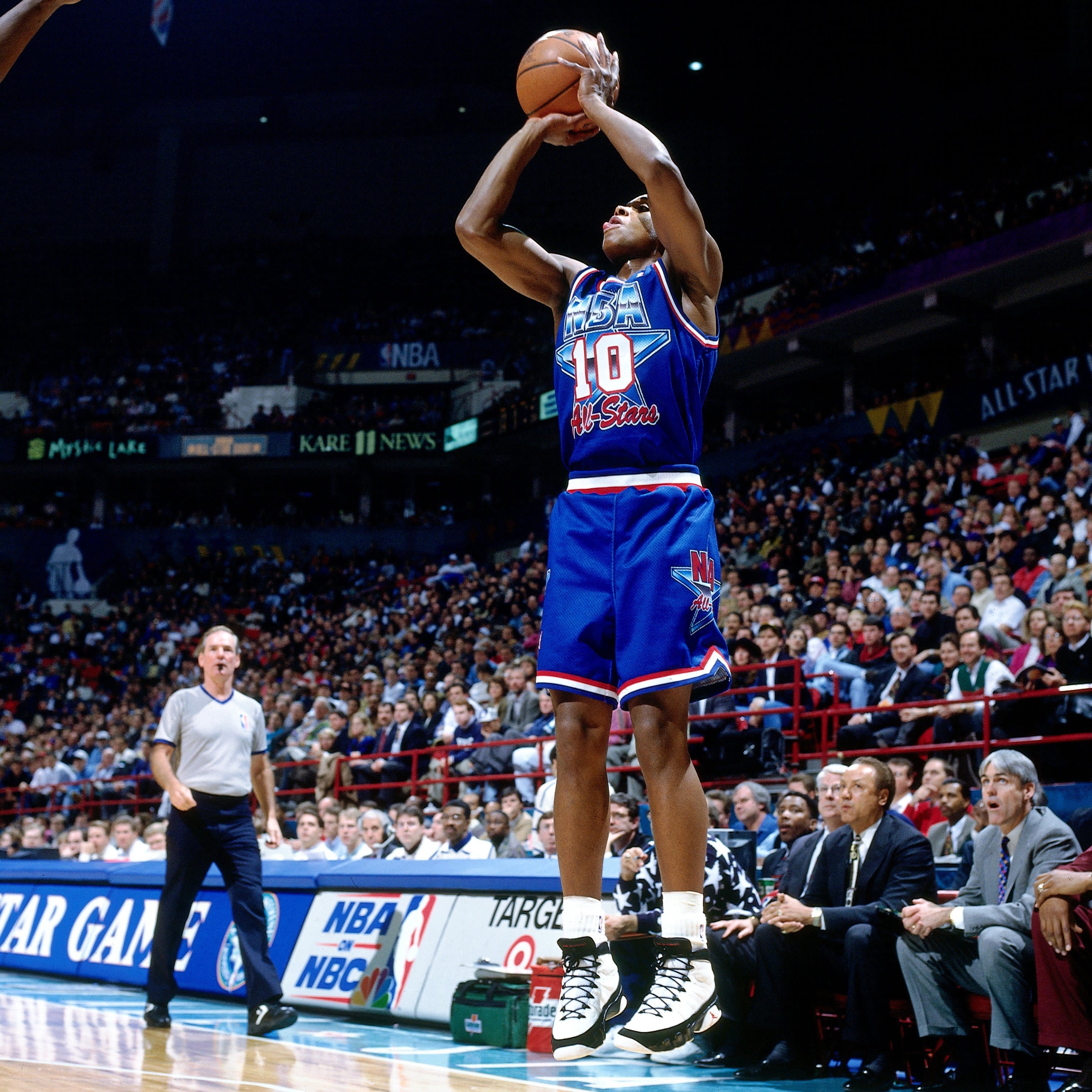 michael jordan wearing penny hardaway sneakers