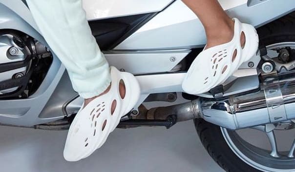 Kanye West Yeezy Crocs Foam Funner 