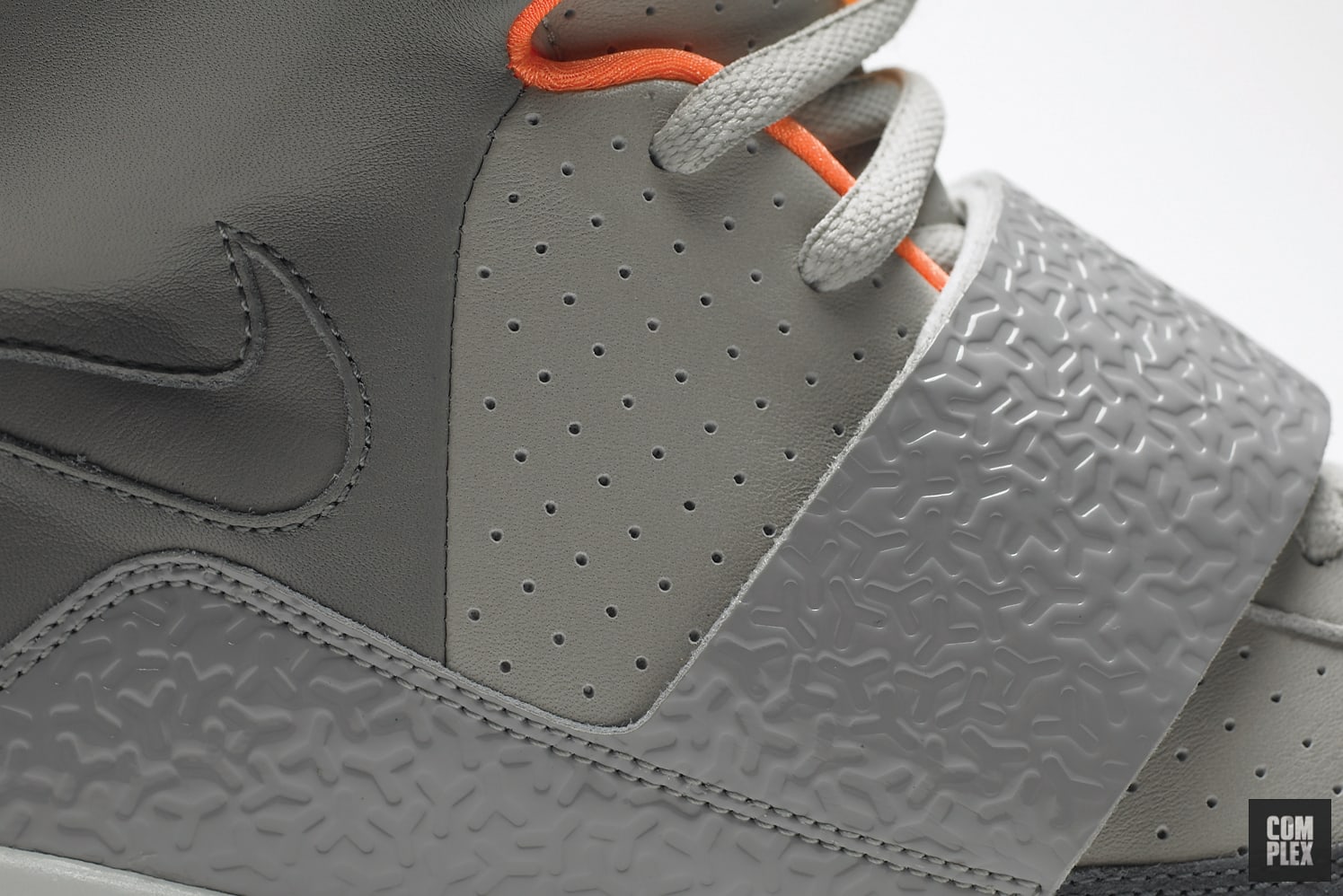 apotheker Dochter Oranje Air Yeezy Has Arrived: A Kanye West and Nike Collaboration | Complex