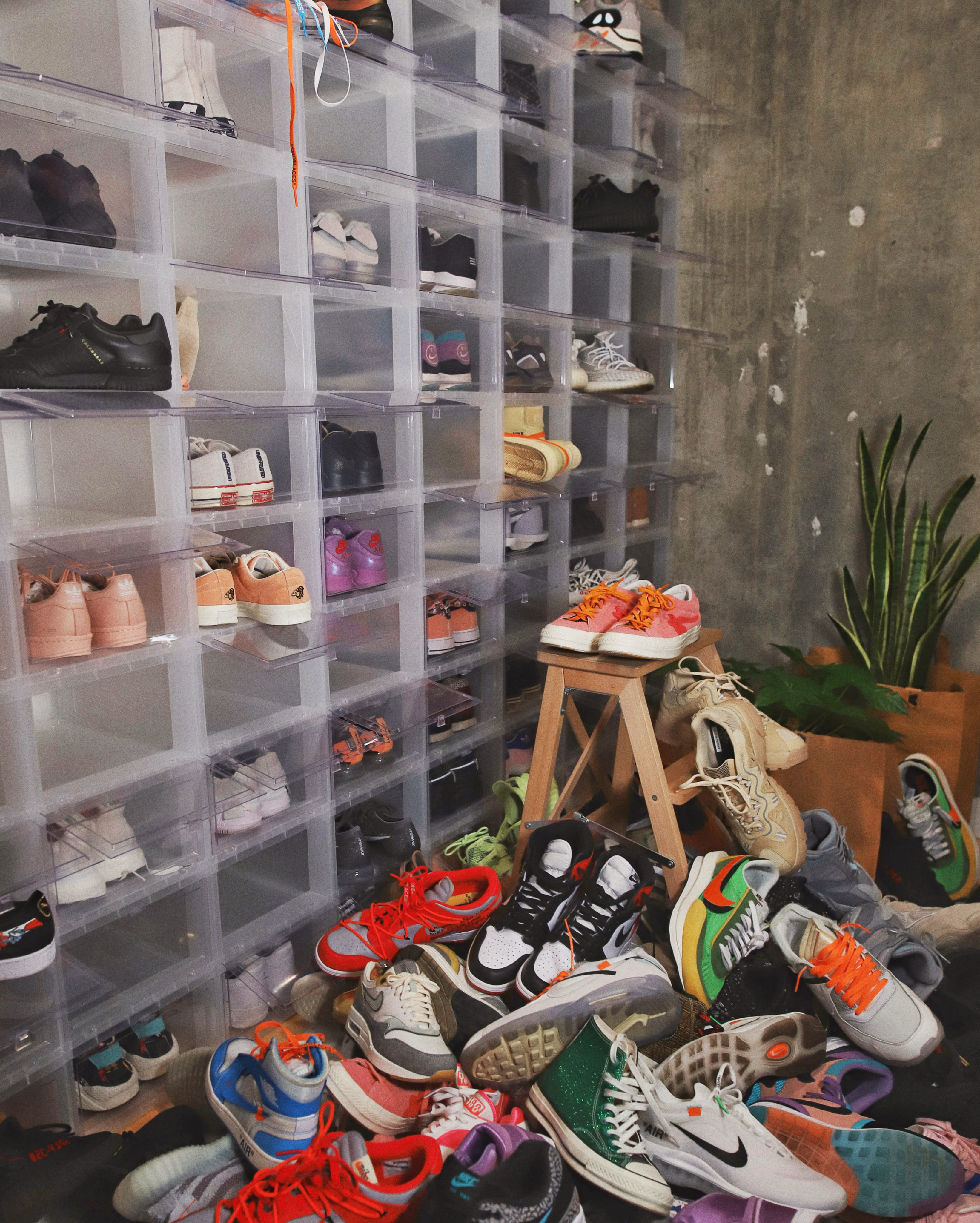 wide fit canvas